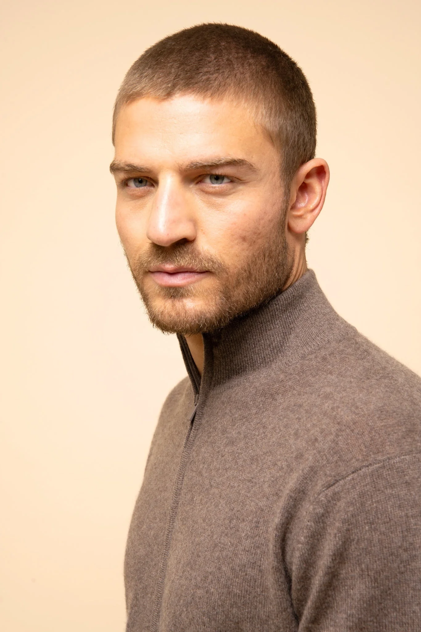 ALAN gilet col montant taupe chiné – Image 3