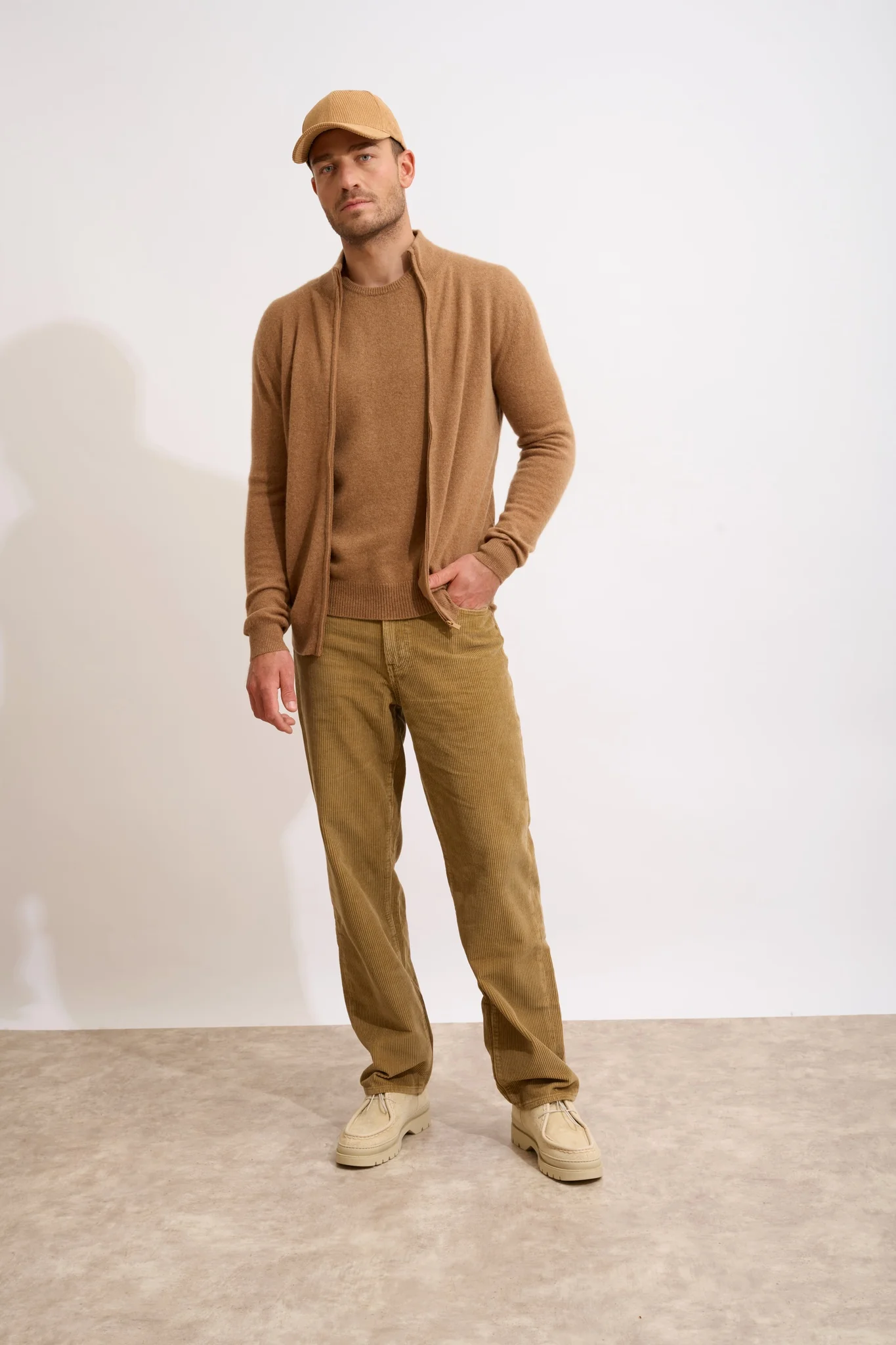 ALAN gilet zippé col montant noisette – Image 3