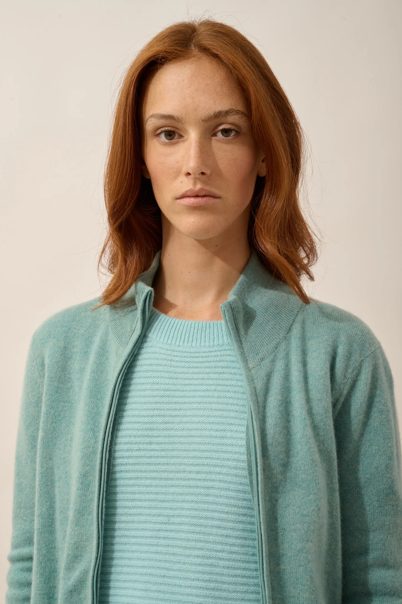 AYR gilet col montant vert chiné – Image 4