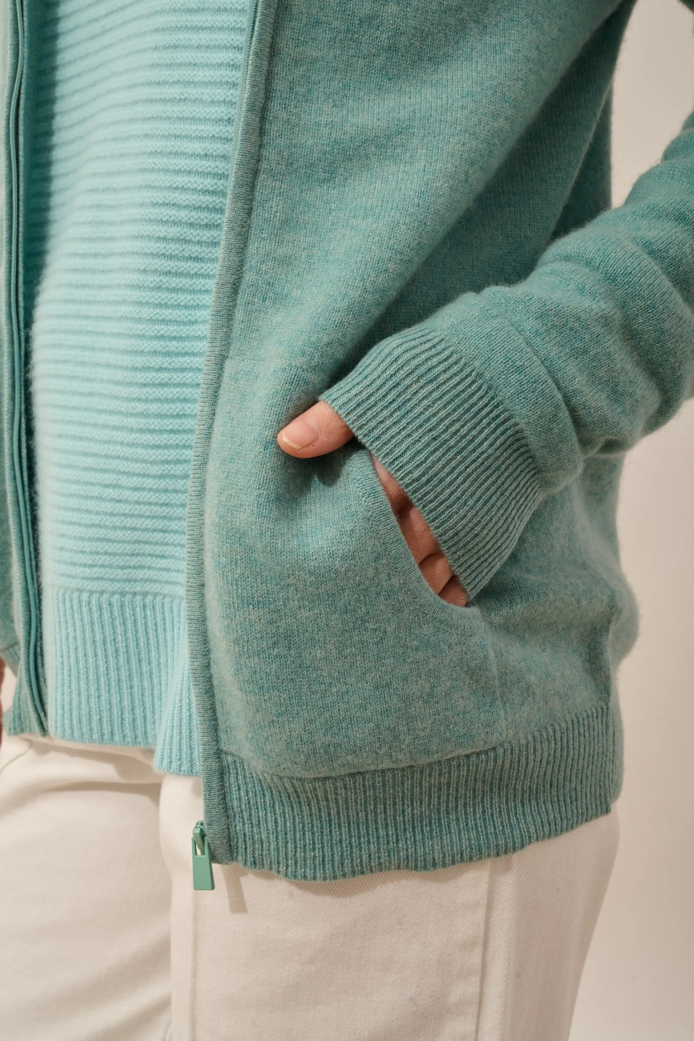 AYR gilet col montant vert chiné – Image 5