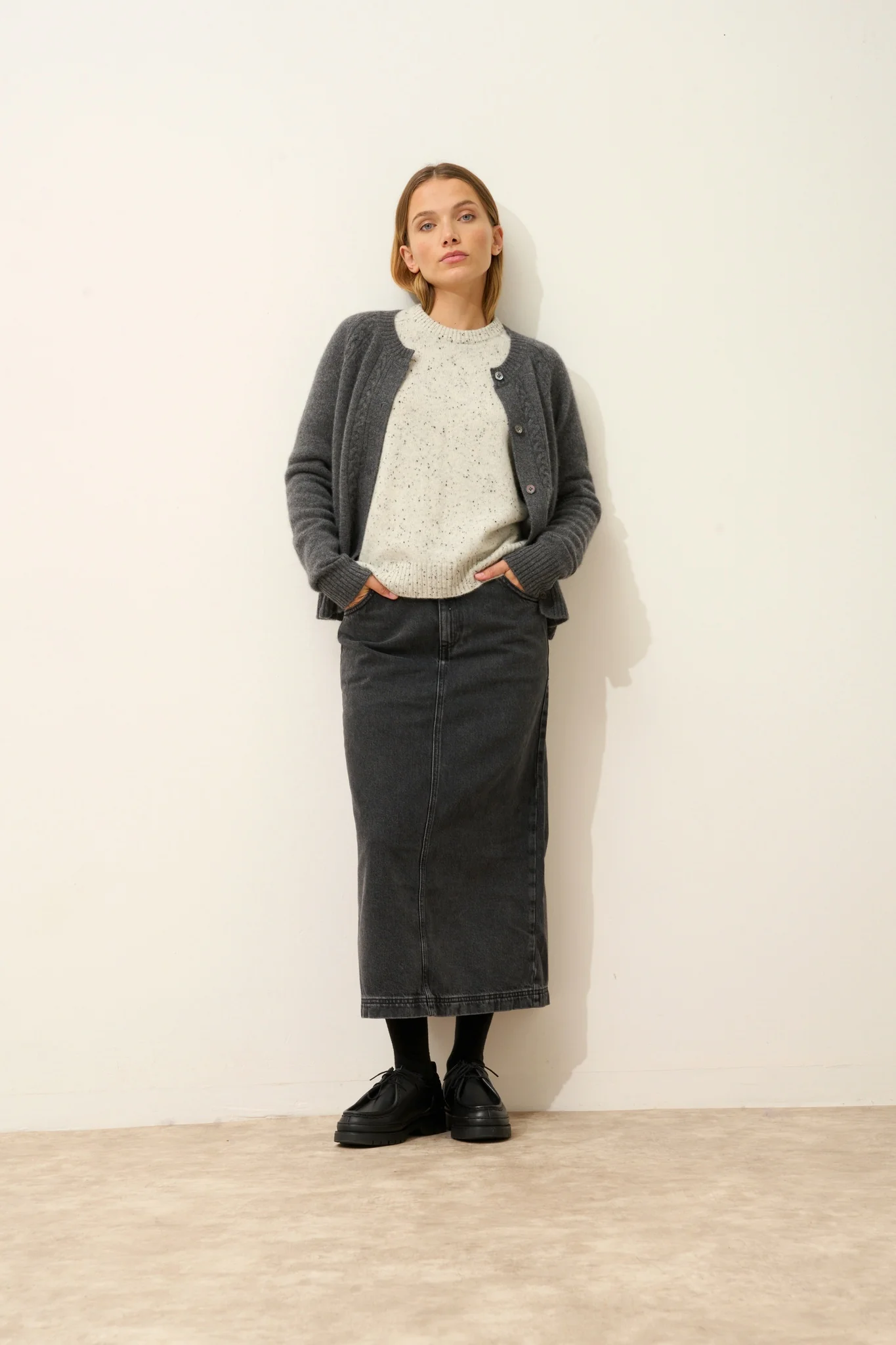 CALISTA cardigan col rond 4 fils anthracite chiné – Image 5