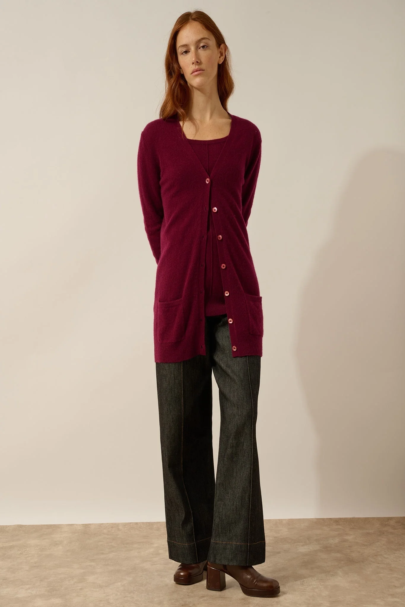 CHELSEA cardigan col v bordeaux – Image 2