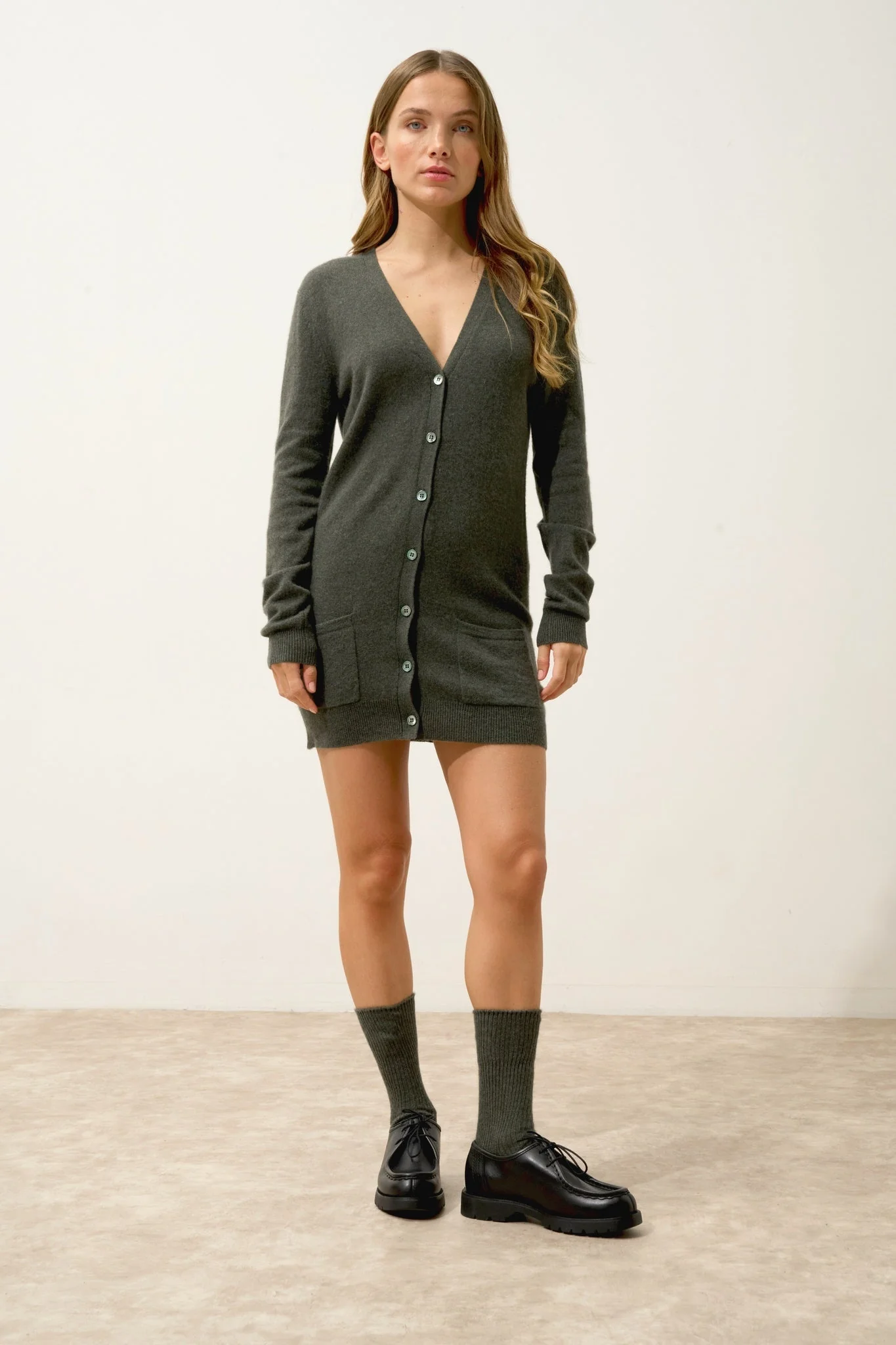 CHELSEA cardigan col v kaki chiné – Image 3