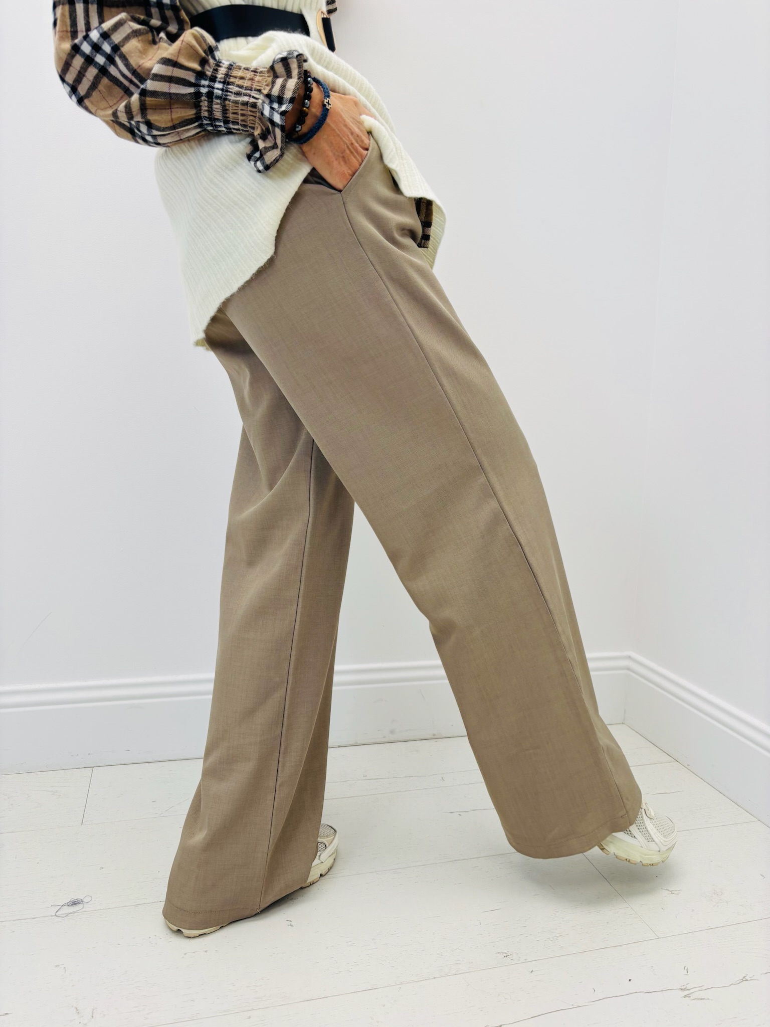 Pantalon à Pinces Fluide – Élégance décontractée – Image 2