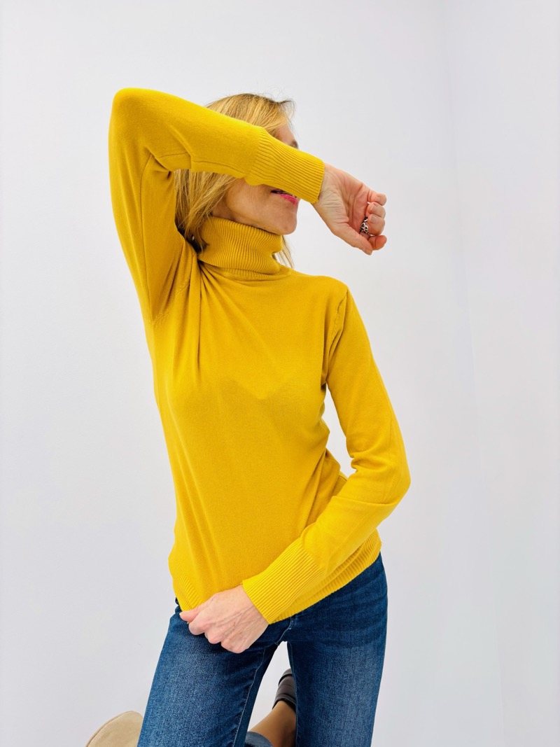 Pull col roulé essentiel en maille douce et fluide – Image 7