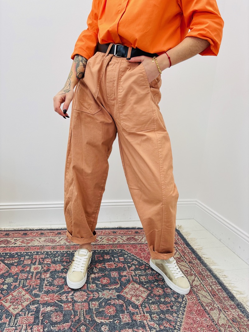 Pantalon Ceinturé À Coupe Ballon Et Esprit Casual Chic – Image 9