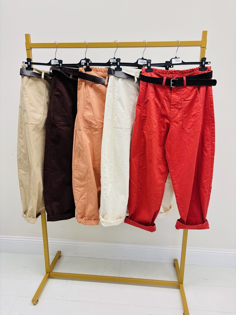 Pantalon Ceinturé À Coupe Ballon Et Esprit Casual Chic – Image 3